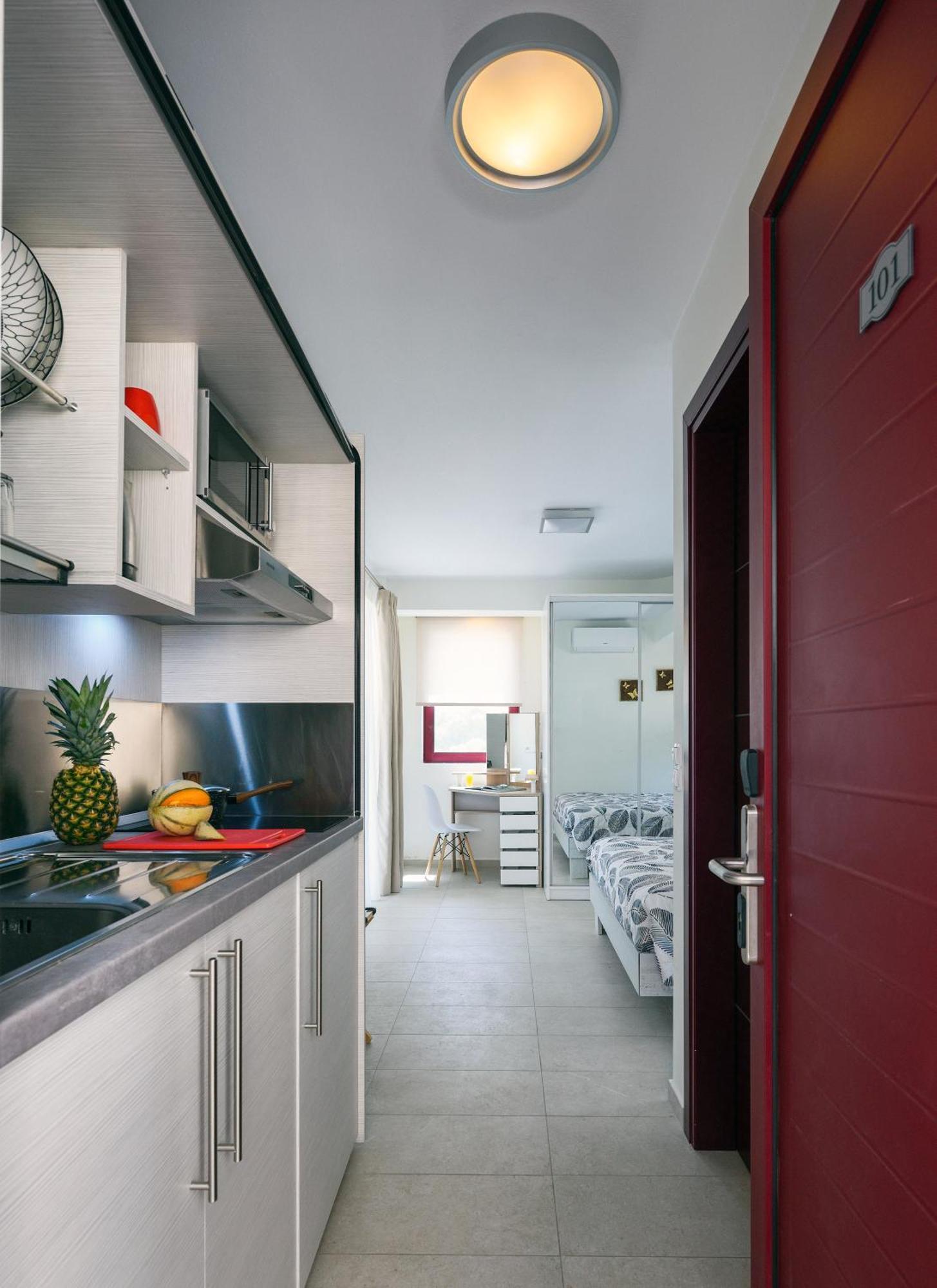 Elpiniki Luxury Rooms Nea Poteidaia Exteriör bild